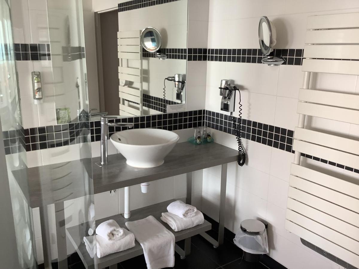 Logis Hotel - La Petite Rade Le Havre Eksteriør bilde